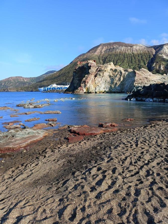 Il Caimano B & B, Con Piscina Dal 13 Luglio Al 31 Agosto Vulcano  Extérieur photo