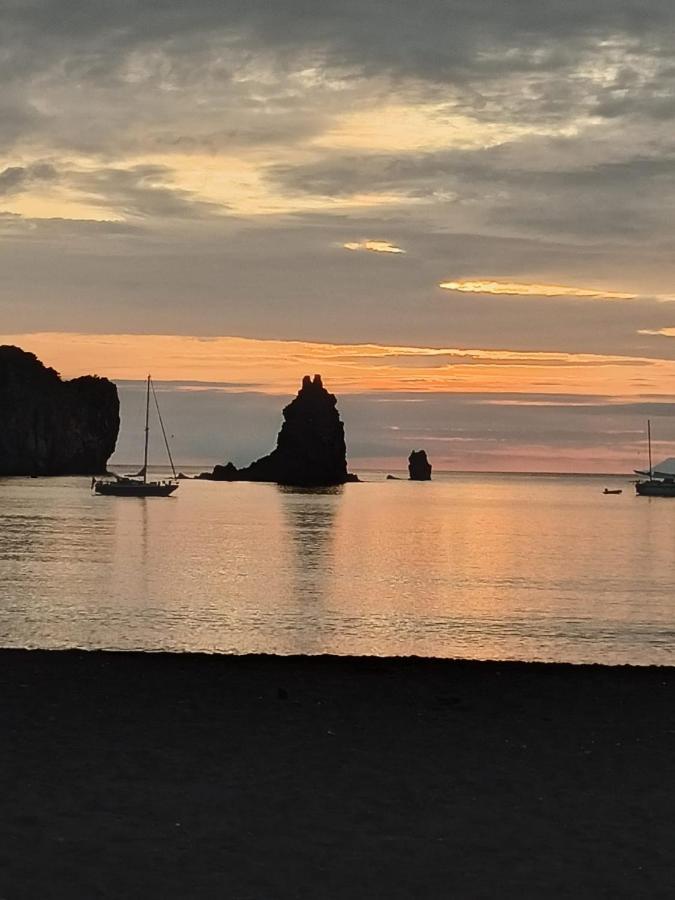 Il Caimano B & B, Con Piscina Dal 13 Luglio Al 31 Agosto Vulcano  Extérieur photo